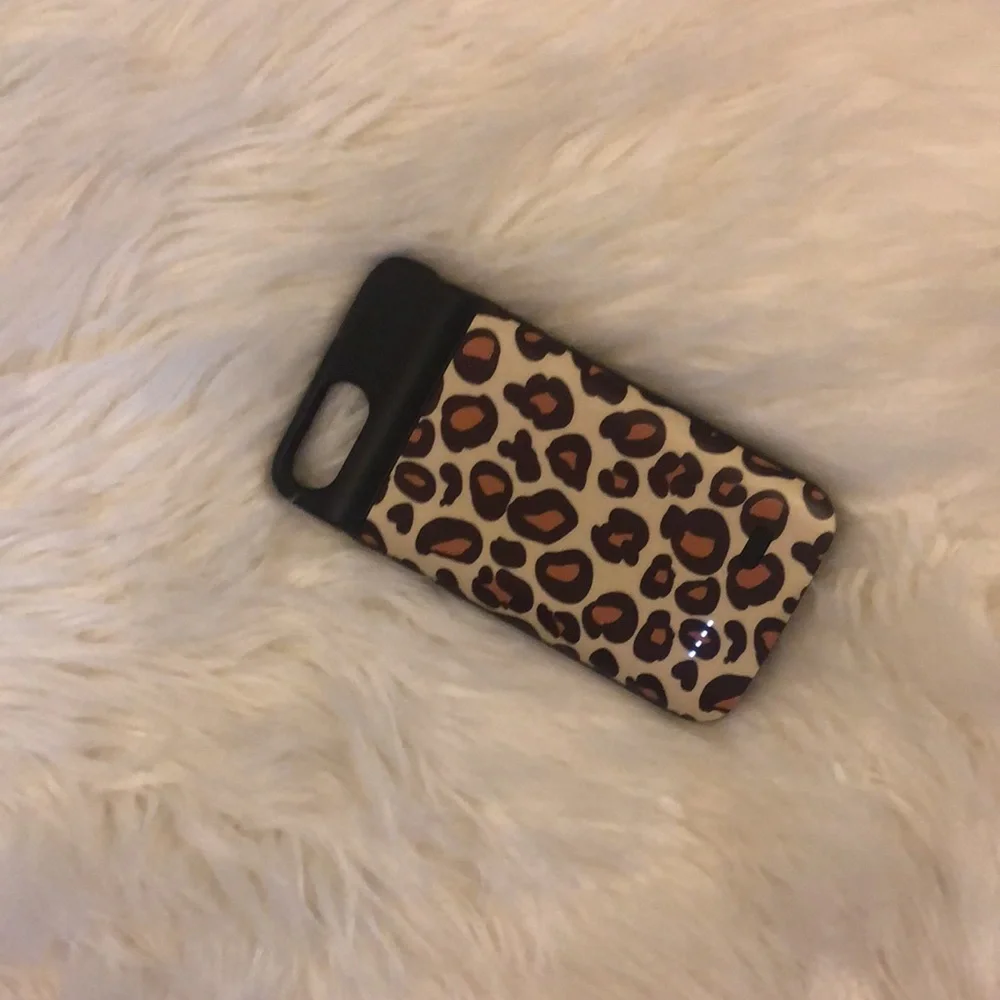 •Cute leopard print power 2.0 8 plus case•